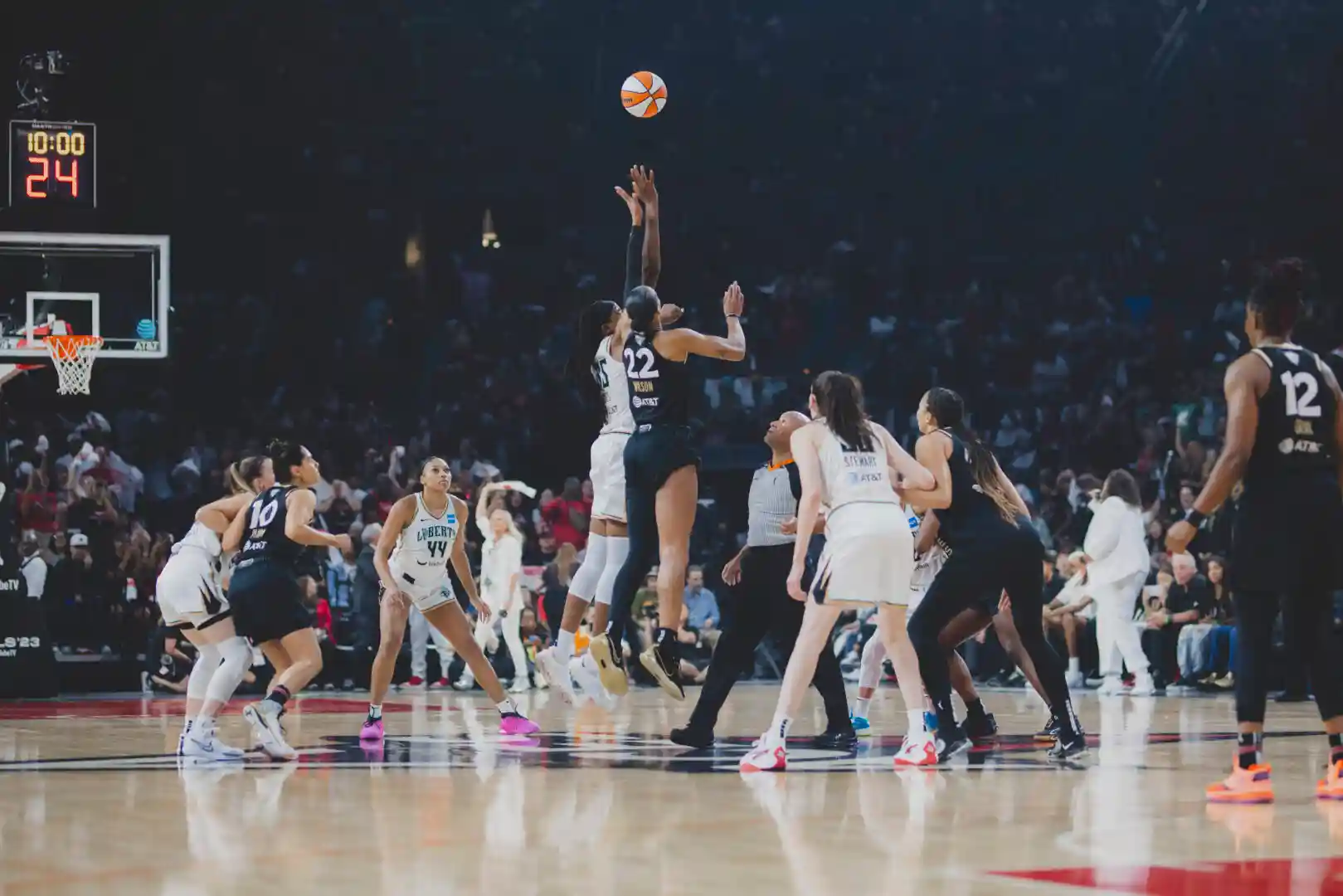 Aces Dominate Liberty In WNBA Finals Opener