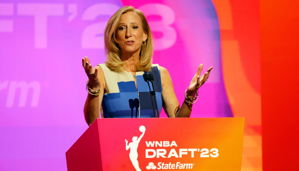 Brooklyn Bound: 2024 WNBA Draft welcomes 1000 fans for memorable move