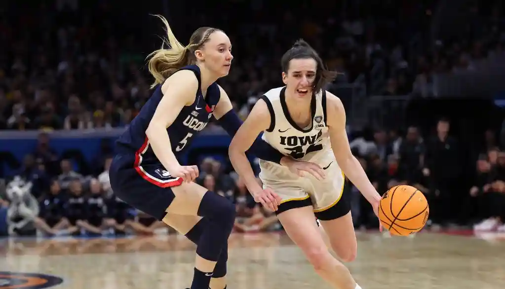 NCAAW Final Four: Iowa survives UConn 71-69 - Vimarsana News