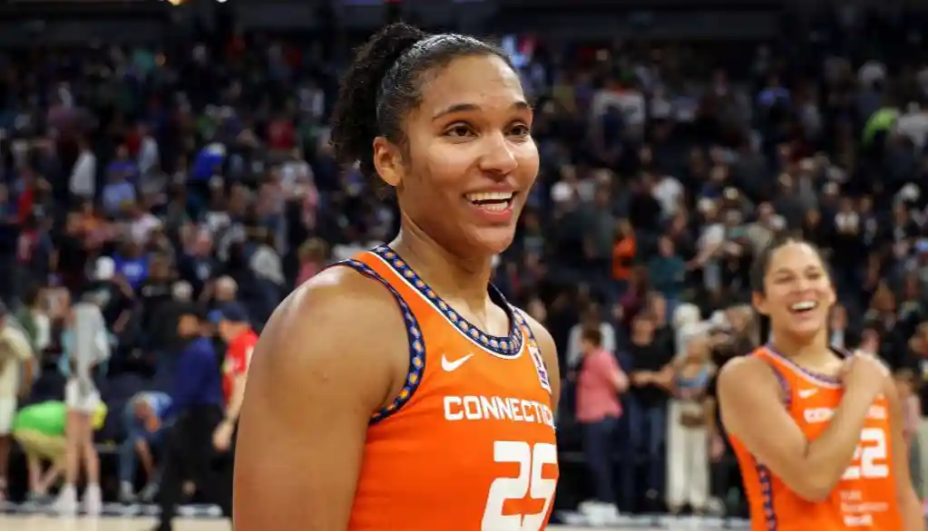 Phoenix Mercury acquire Alyssa Thomas from the Connecticut Sun