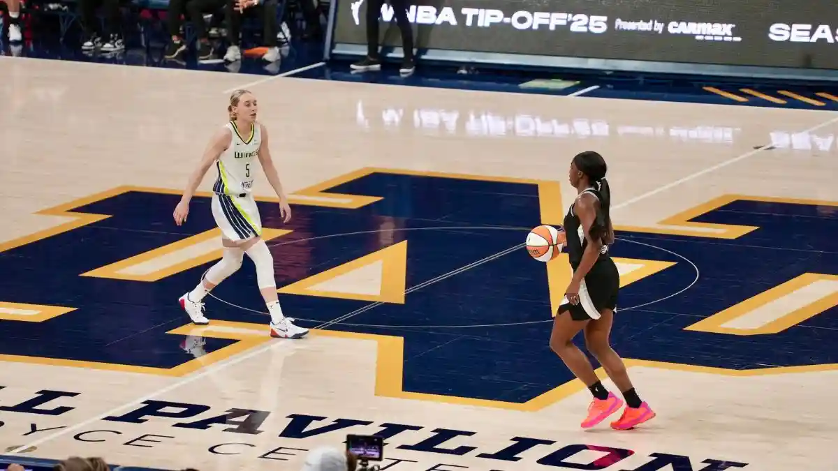 Paige Bueckers Debuts as Wings Fall to Aces at Notre Dame