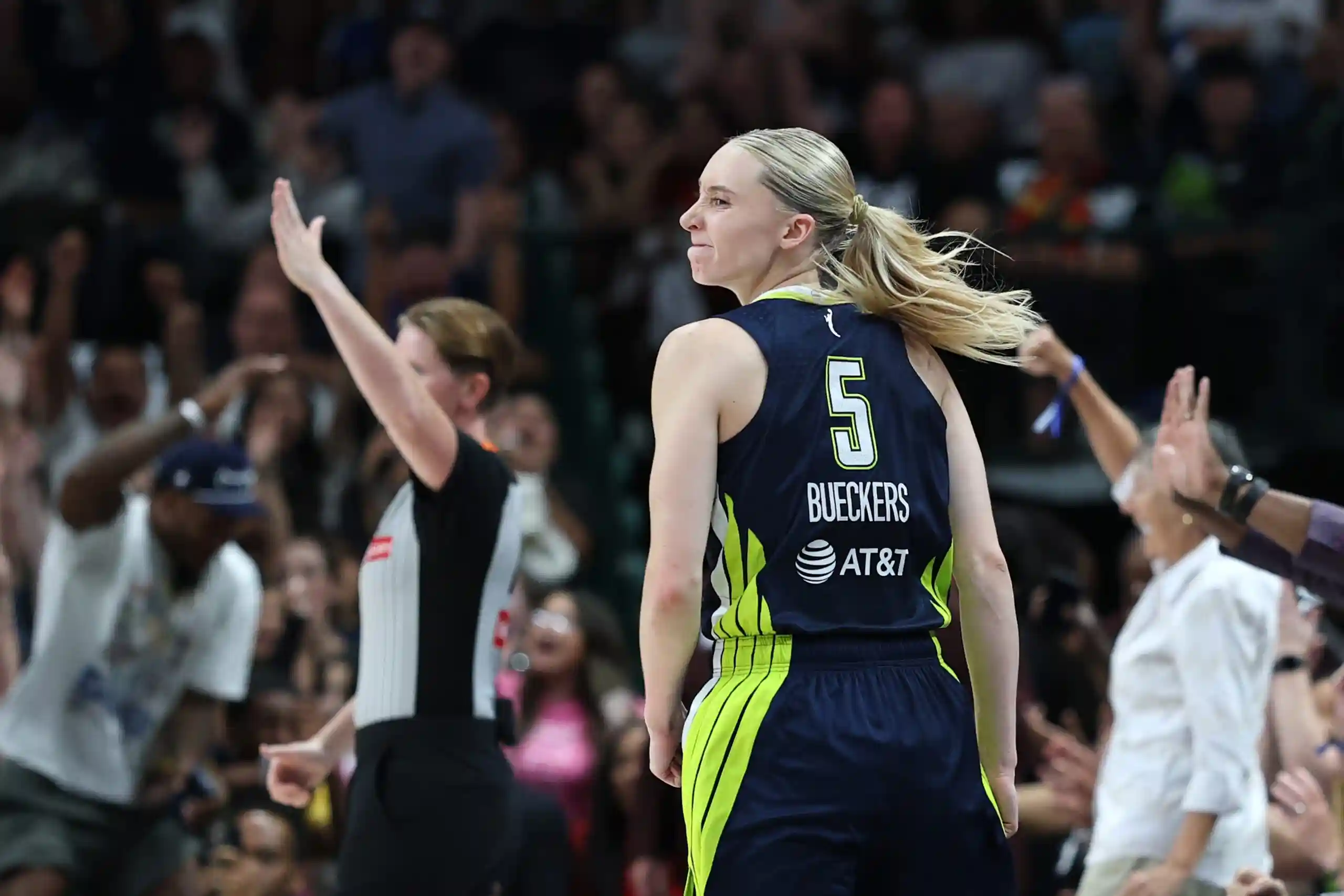 Paige Bueckers Dallas Wings