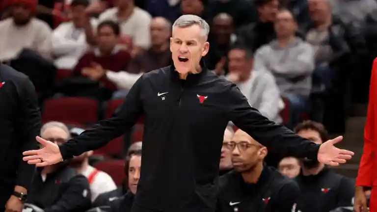 Chicago Bulls head coach Billy Donovan