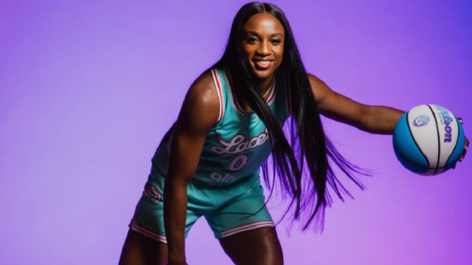 Jackie Young Laces Unrivaled