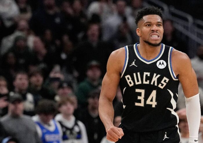 Giannis Antetokounmpo Bucks