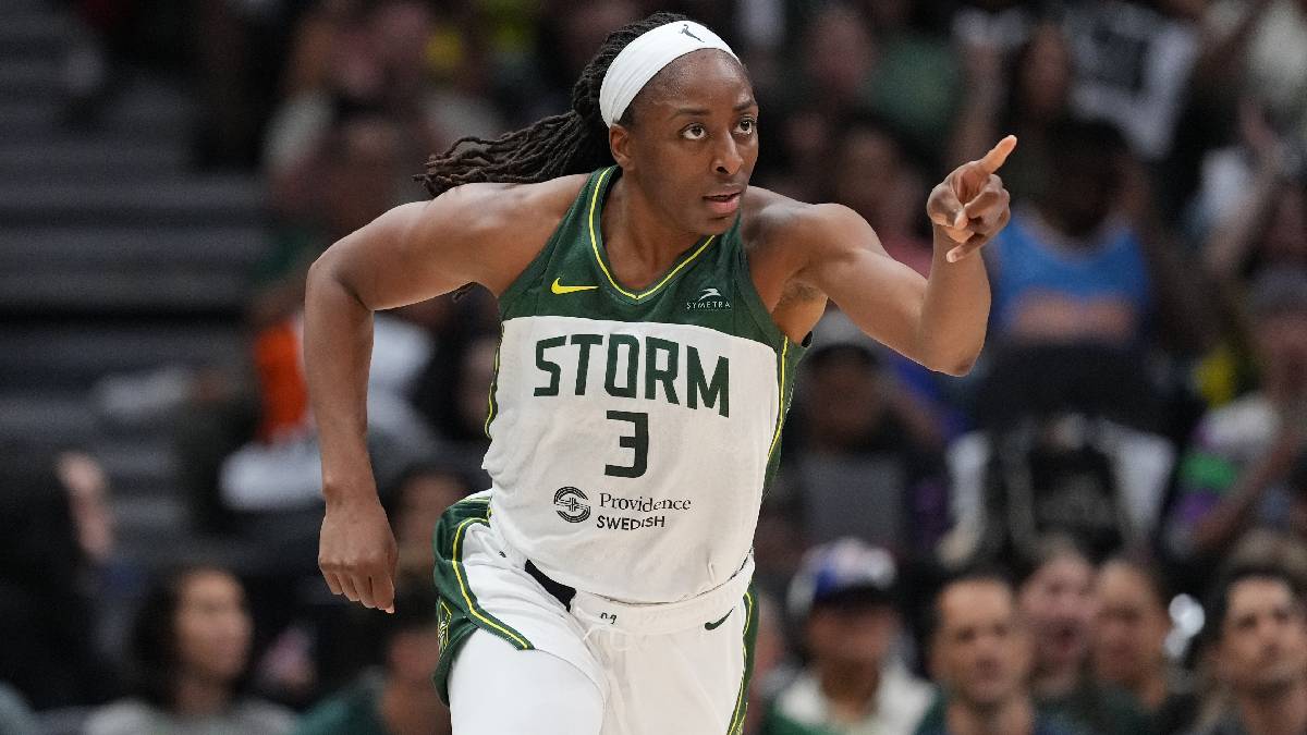 Full Circle: Nneka Ogwumike Returns to Los Angeles Sparks in WNBA Free Agency!