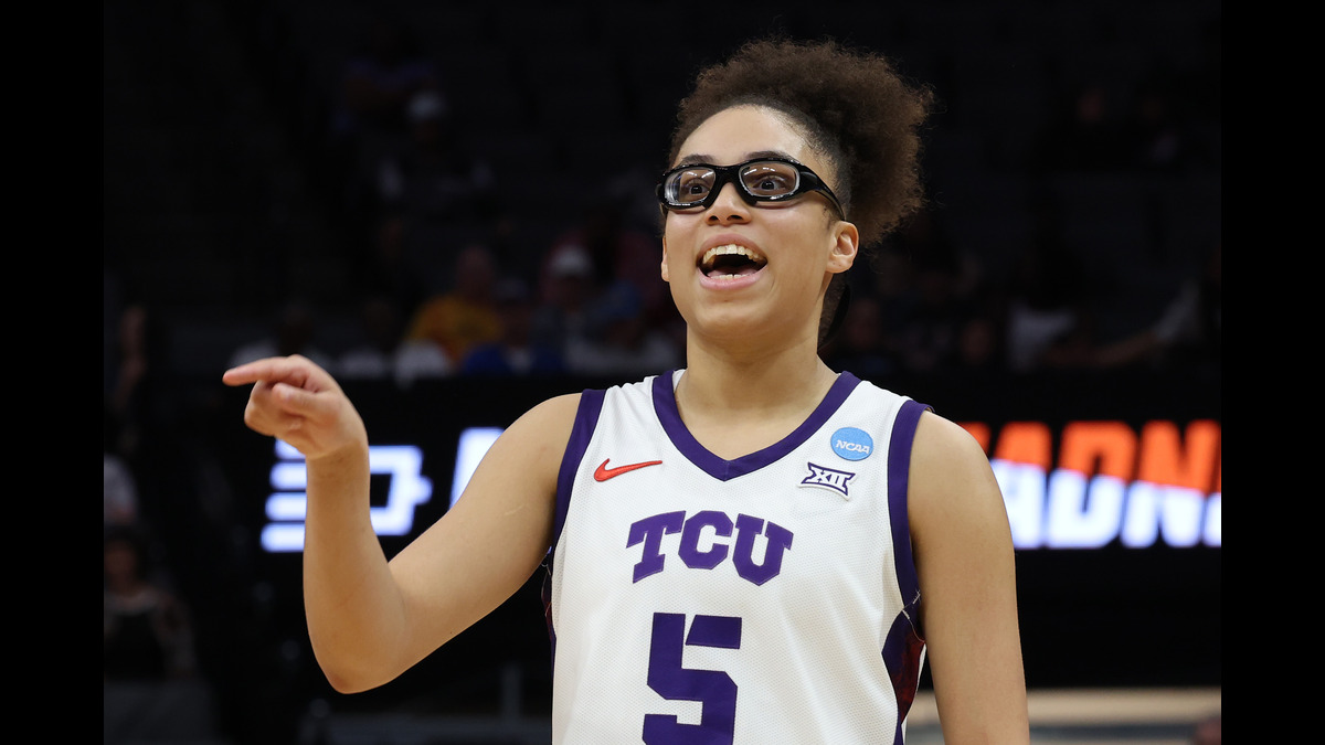Extra Mile for Smiles: Olivia Miles' Return Vindicated by WNBA Draft Hype