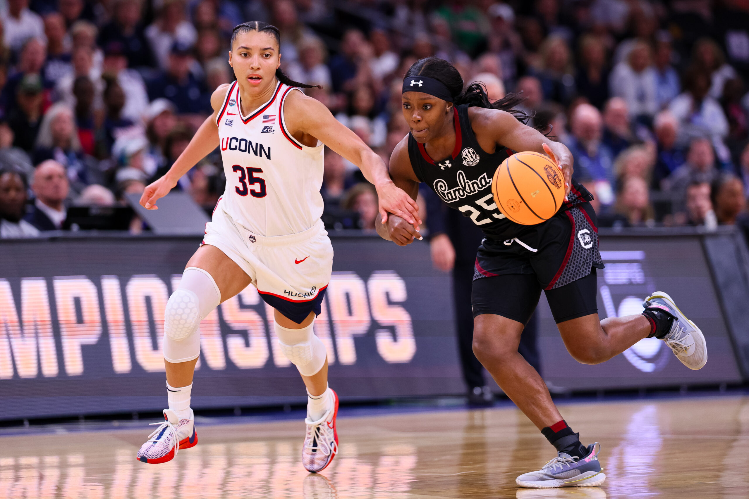 UConn, South Carolina Azzi Fudd Raven Johnson