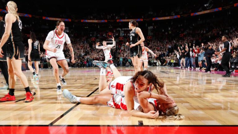Carla Leite, Sarah Ashlee Barker, Portland Fire, WNBA