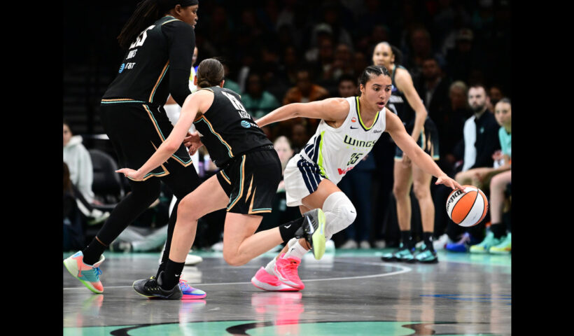 Azzi Fudd Dallas Wings