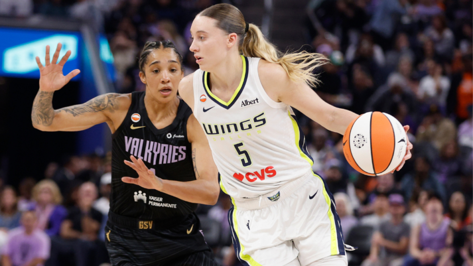 Paige Bueckers, Gabby Williams Wings vs Valkyries
